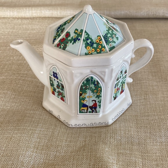 Vintage Wade English Life Teapot ‘A Conservatory Teapot’ - Picture 1 of 13